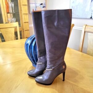 Elegant Gray Knee-High Women's Boots
